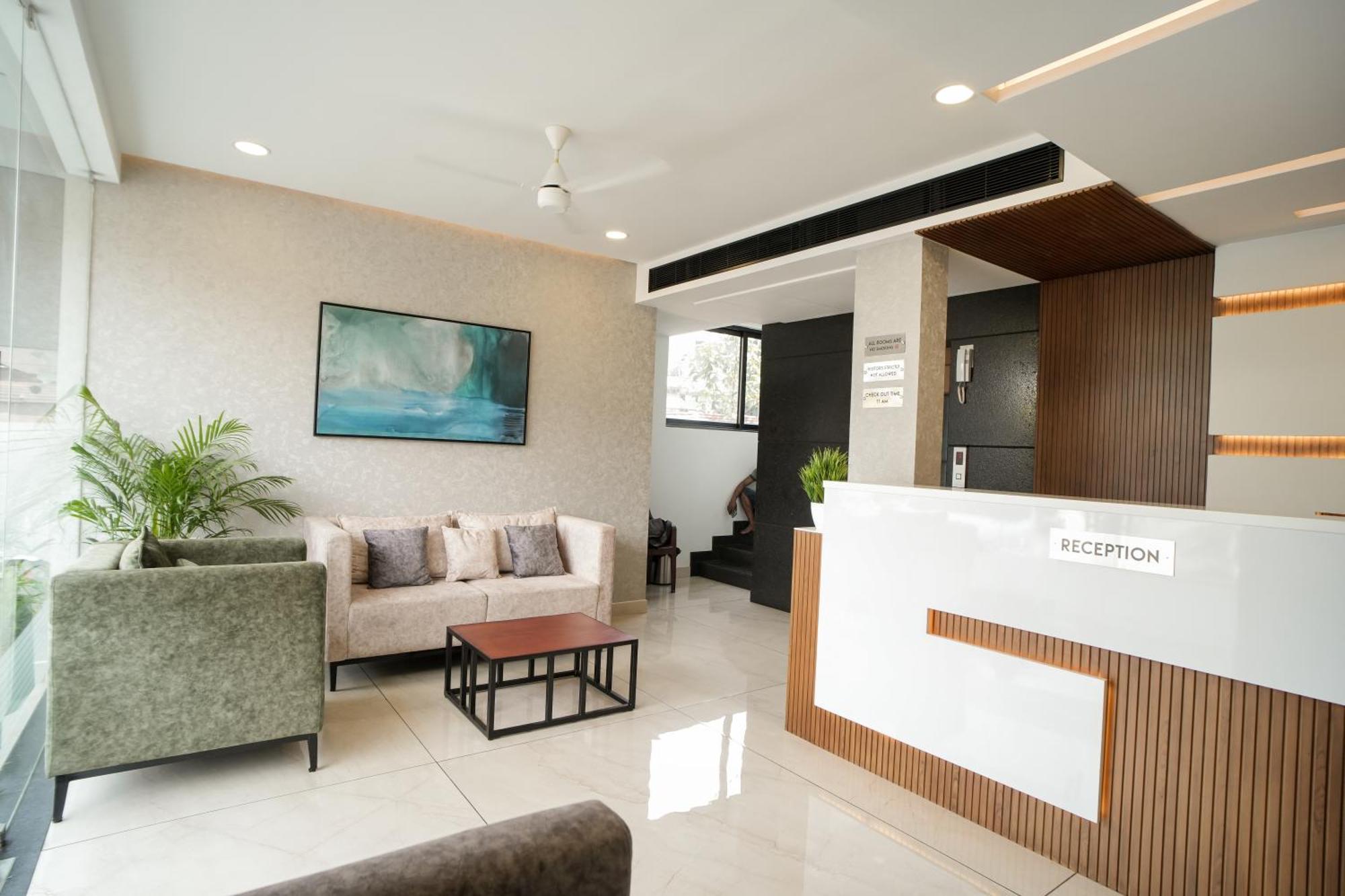 Sulu Residency Hotel Kochi Buitenkant foto